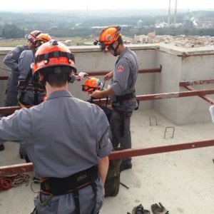 Corpo de bombeiros no Vila Americana